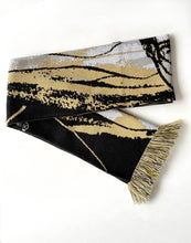 Load image into Gallery viewer, Sleeves Scarf - knitted lines - Petra Lunenburg Illustration
