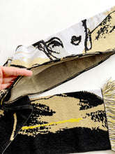 Load image into Gallery viewer, Sleeves Scarf - knitted lines - Petra Lunenburg Illustration
